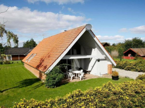 Five-Bedroom Holiday home in Juelsminde 2 in Sønderby